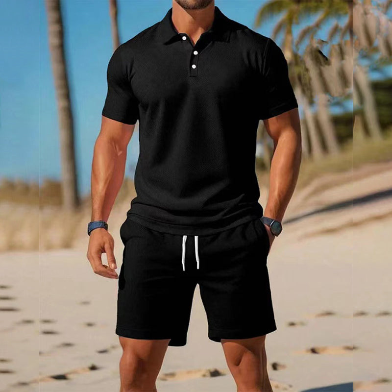 Zweiteiliges Sommer-Set für Herren aus Polohemd und Shorts