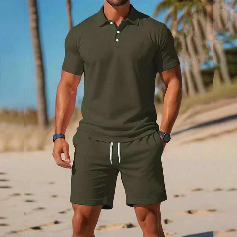 Zweiteiliges Sommer-Set für Herren aus Polohemd und Shorts