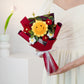 Handgefertigter gestrickter Sonnenblumenstrauß