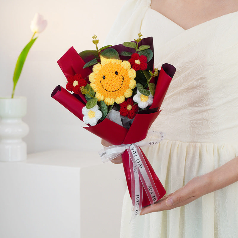 Handgefertigter gestrickter Sonnenblumenstrauß