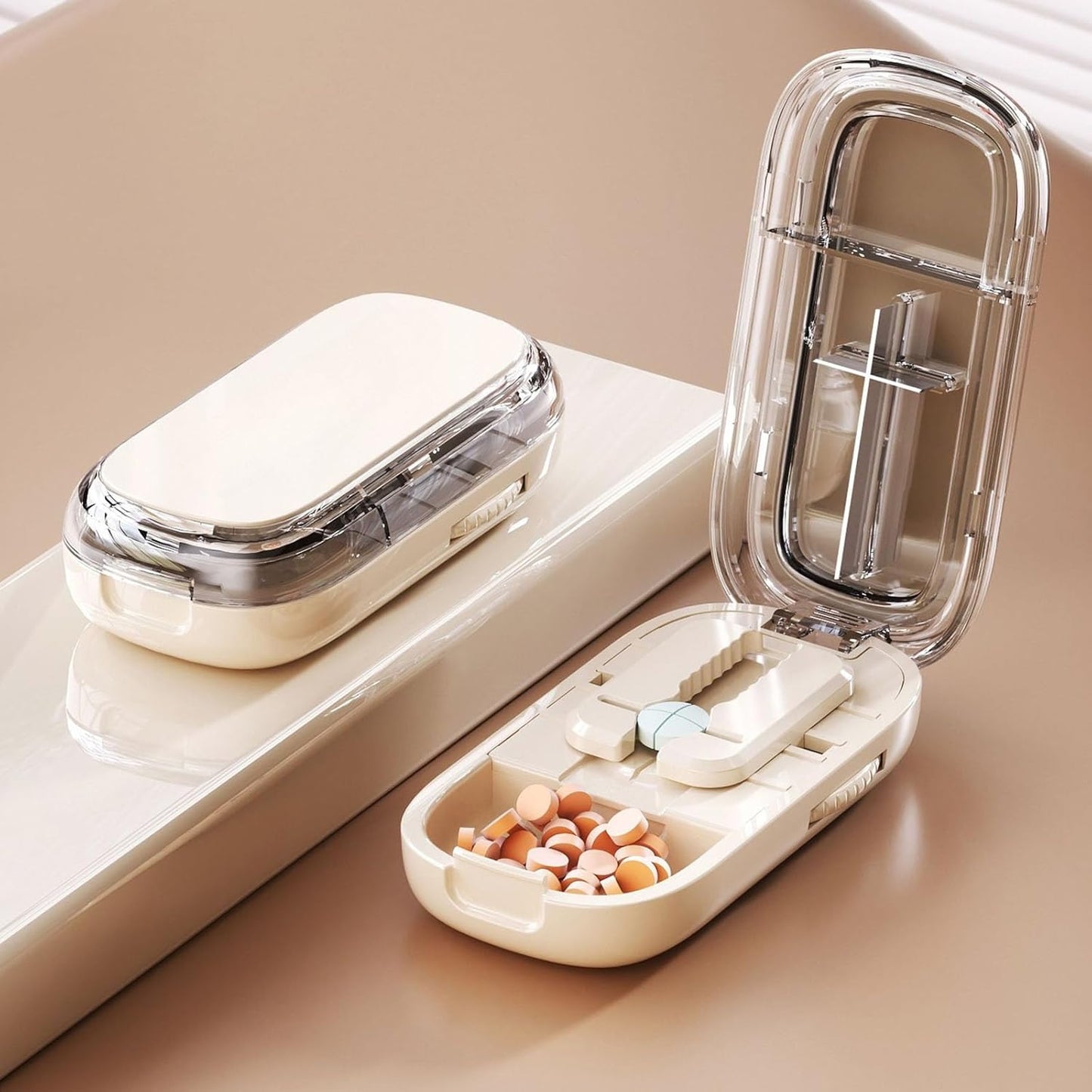 ⌛ Nur noch 3 Tage – 50 % auf alles! ⏰Hygienischer Reise-Pillenschneider – Kompakt für unterwegs, einfach zu reinigen & zu bedienen 🧳✨