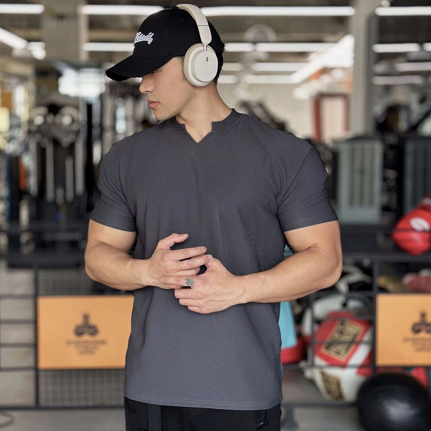 🔥 KAUF 2, BEKOMM 1 KOSTENLOS! 🏋️‍♂️👕 Männer V-Ausschnitt Kurzarm Muscle-Fitness-Shirt Perfekt sitzend, atemaktiv, zeigt deinen sportlichen Stil!