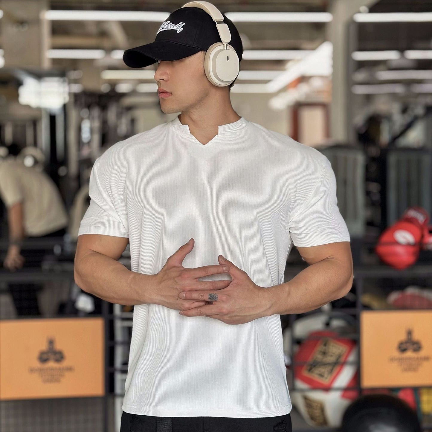 🔥 KAUF 2, BEKOMM 1 KOSTENLOS! 🏋️‍♂️👕 Männer V-Ausschnitt Kurzarm Muscle-Fitness-Shirt Perfekt sitzend, atemaktiv, zeigt deinen sportlichen Stil!