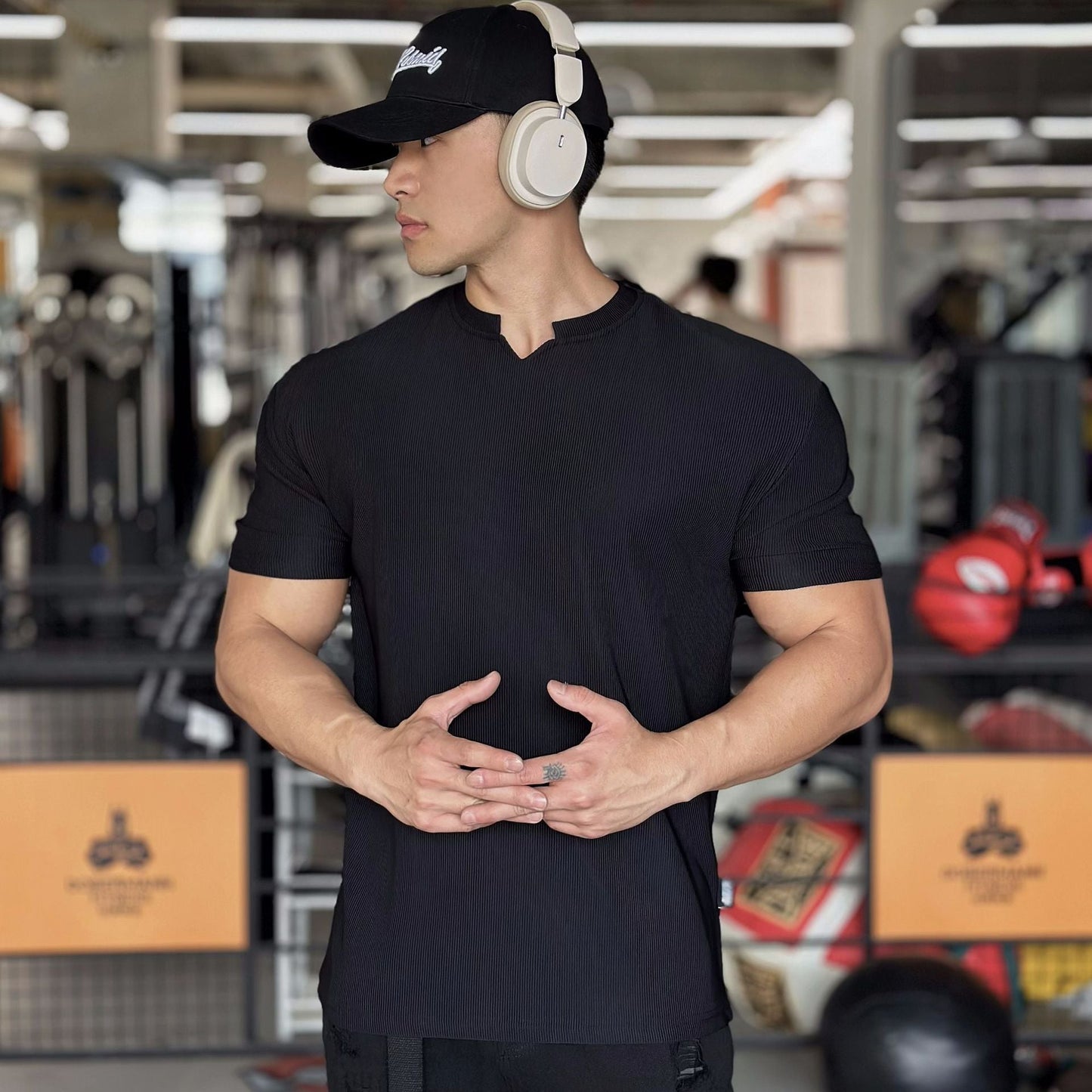 🔥 KAUF 2, BEKOMM 1 KOSTENLOS! 🏋️‍♂️👕 Männer V-Ausschnitt Kurzarm Muscle-Fitness-Shirt Perfekt sitzend, atemaktiv, zeigt deinen sportlichen Stil!