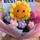 Handgefertigter gestrickter Sonnenblumenstrauß