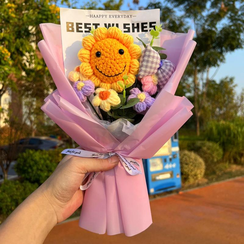 Handgefertigter gestrickter Sonnenblumenstrauß