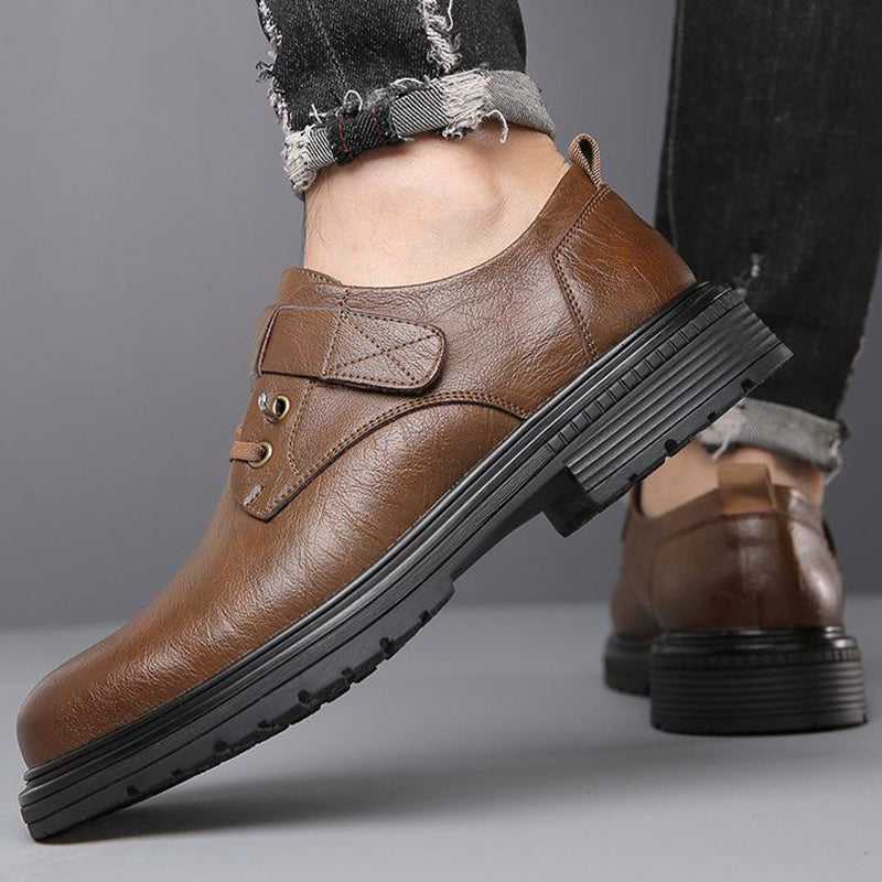 Atmungsfreie Retro -PU -Leder -Softroshese von Männern