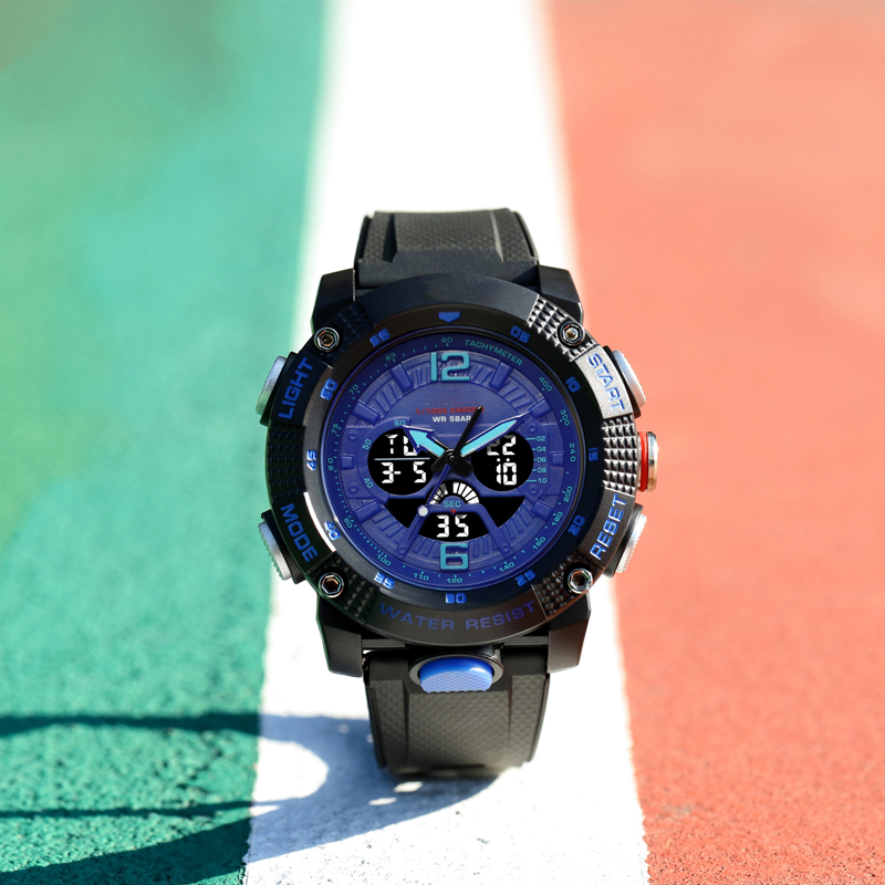 Wasserdichte digitale Sportuhr für Männer im Freien
