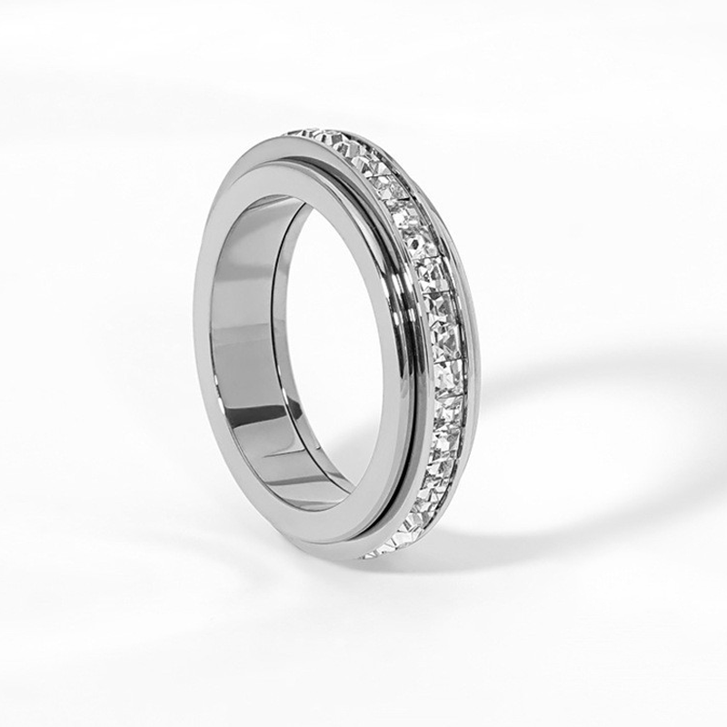 💖50 % Rabatt!💖Drehbarer Spinner-Ring aus Titanstahl mit Zirkonia
