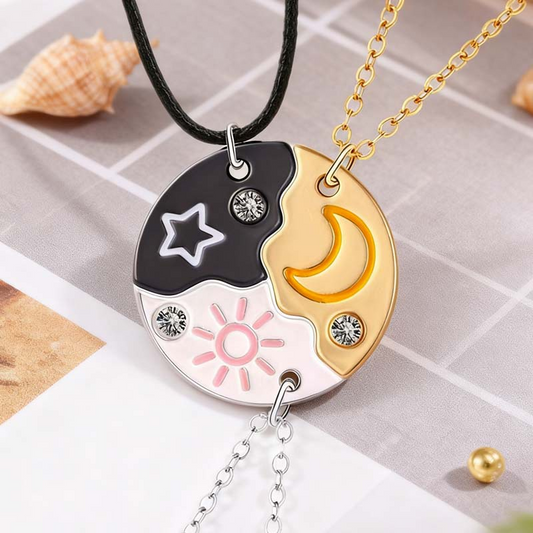 ⏰ Limitiertes Angebot! 💎 3-teiliges Freundschaftsketten-Set – Sonne, Mond & Sterne Design 🌞🌙✨ | Kristallbesatz 💎 – Zinklegierung 🛡️