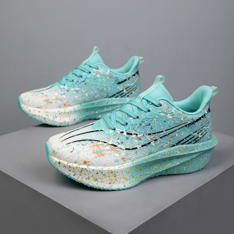 Lichtempfindliche Sneaker mit Spritzmuster