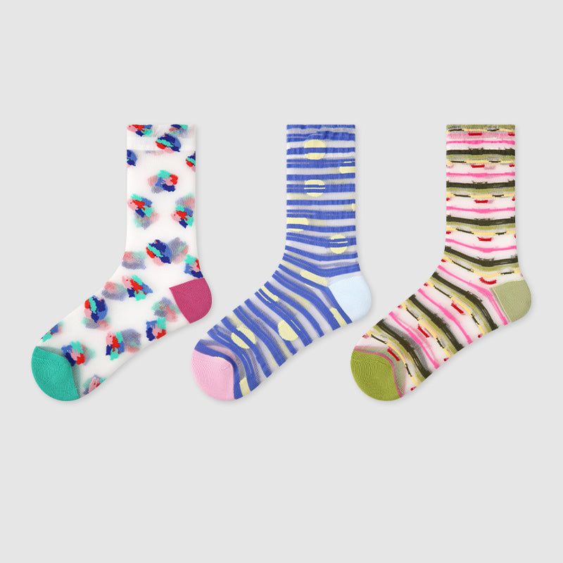 Dünne Rundstricksocken für Damen mit verspielten Mustern